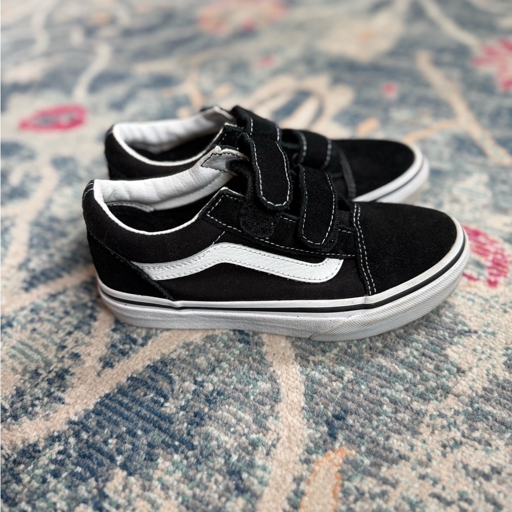Vans Kids old skool Black & White Velcro Skate Shoes